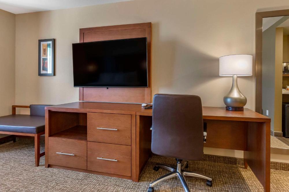 King Suite - Non-Smoking interior